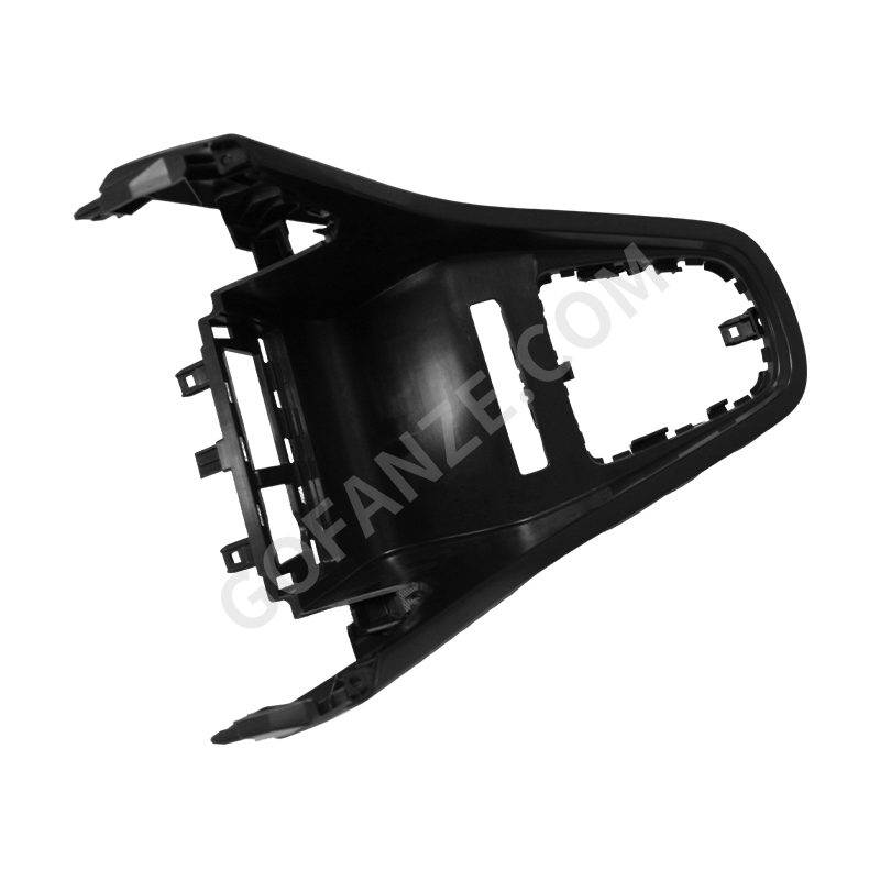 Moule d'injection pour panneaux de garniture de console centrale